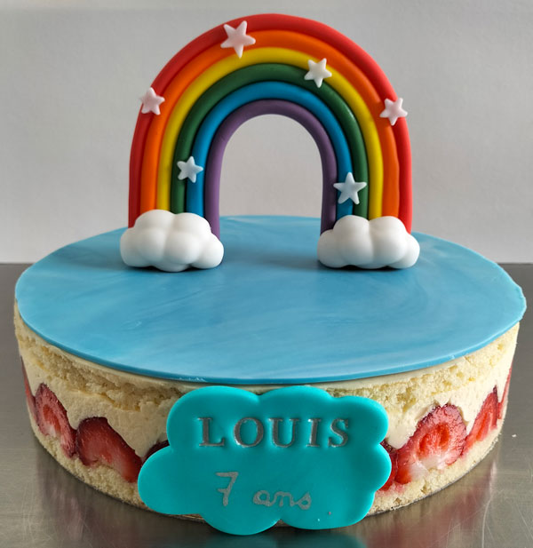 Cake design sur le thème "arc-en-ciel" par Patis'Sève à Tarnos